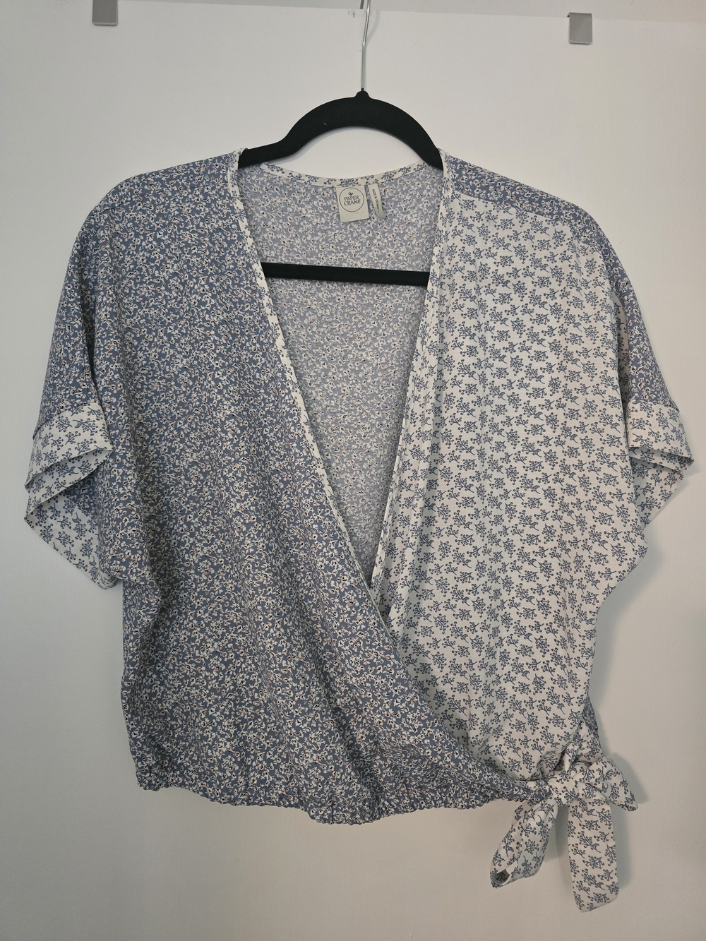 Paper Crane Blue and White Floral Wrap